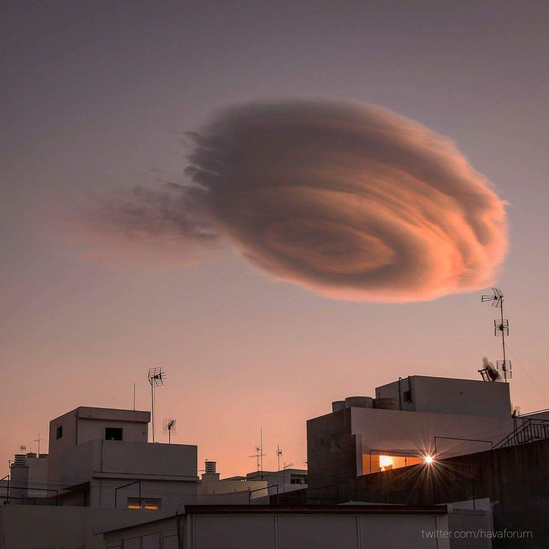 lenticular-mercek-ufo-bulutu Lenticular Bulut Nedir? Bulutlar Sözlük 