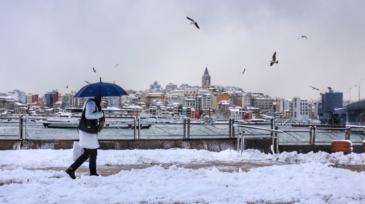 istanbul-kar-yagisi-2 Bu kış nasıl geçecek? İşte aylık tahminler... Haberler 