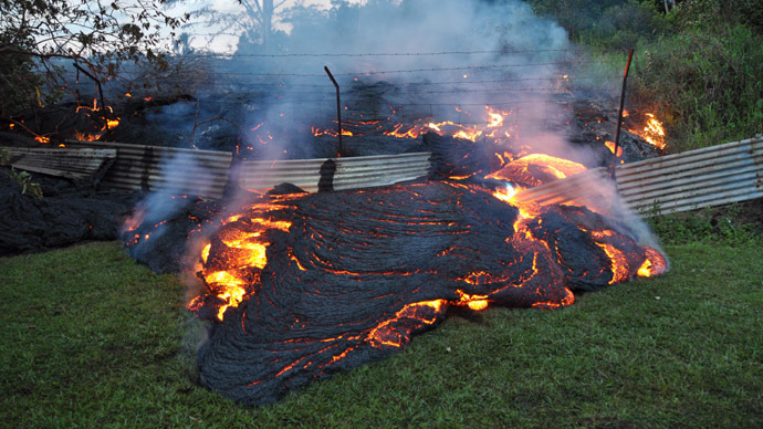 hawai-volkan-lavlar Hawai'de Volkan Patlaması! Video Galerisi 