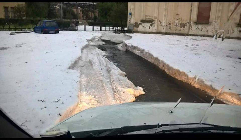 Öyle bir dolu yağdı ki...