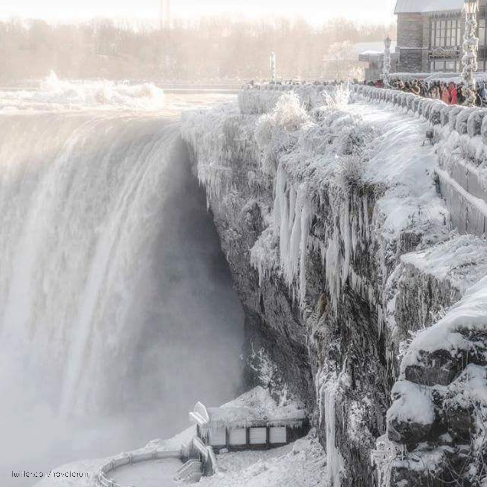 Niagara Şelalesi Dondu!