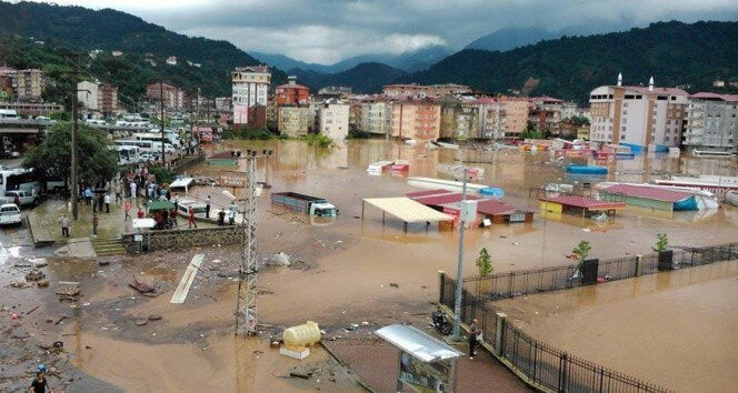UYARI: Karadeniz'de Sel, Heyelan Tehlikesi !