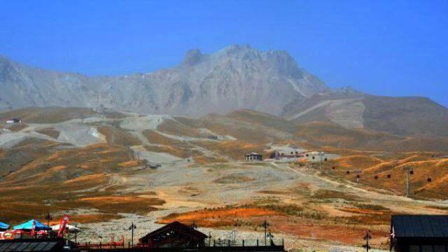 Eylül Sıcağı Erciyes'in Zirvesindeki Karı Eritti
