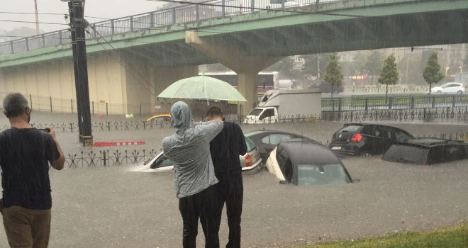 İstanbul Aksaray'da Sel Felaketi!