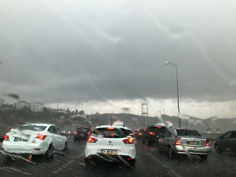 İstanbul'dan yağmur manzaraları