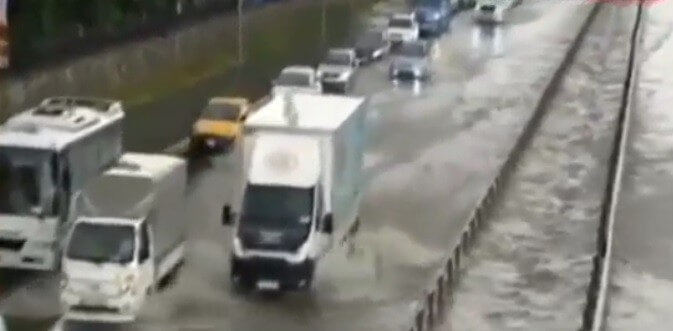 İstanbul Kartal'da Yağmur Etkili Oldu...