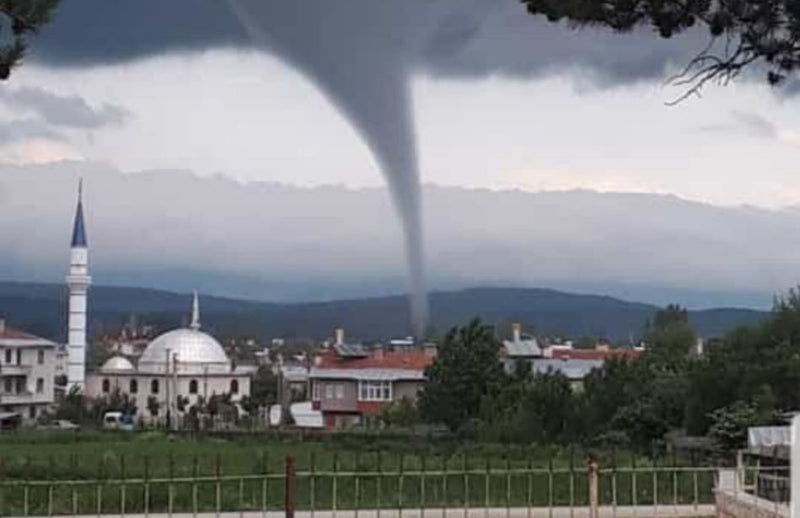 Kastamonu'da Büyük Çaplı Hortum Oluştu!