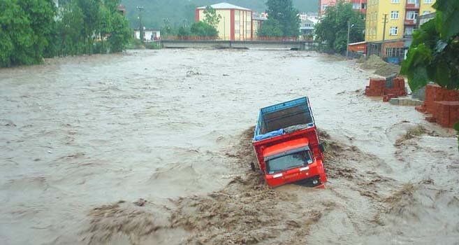 UYARI: Antalya çevresinde aşırı yağmur var !