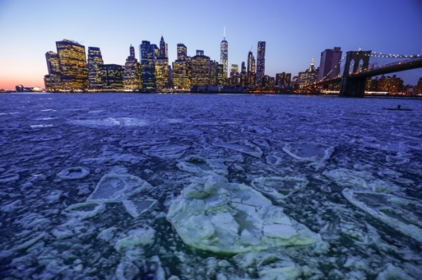 new-york_4878 Newyork'da East River'ı buz kapladı ! Haberler  