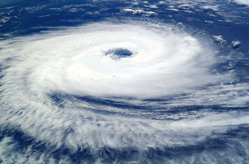 800px-Cyclone_Catarina_from_the_ISS_on_March_26_2004 Siklon Nedir? Nasıl Oluşur? Sözlük  