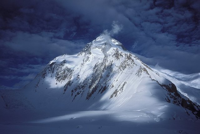 everesti-zirveden-ettiler-12 İlginç İddia: Everest Dünyanın En Yükseği Değil ! Foto Galerisi 