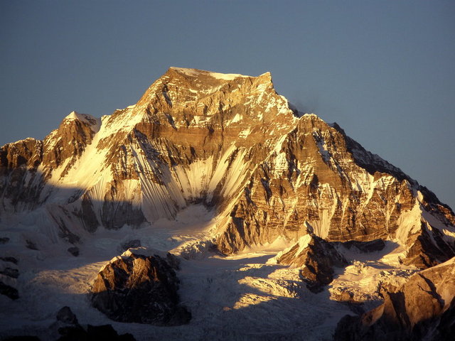 everesti-zirveden-ettiler-16 İlginç İddia: Everest Dünyanın En Yükseği Değil ! Foto Galerisi 