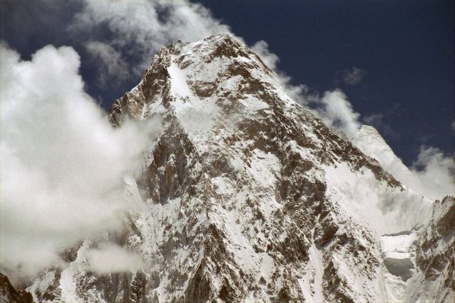 everesti-zirveden-ettiler-19 İlginç İddia: Everest Dünyanın En Yükseği Değil ! Foto Galerisi 