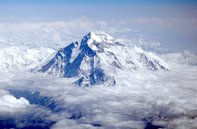 everesti-zirveden-ettiler-8 İlginç İddia: Everest Dünyanın En Yükseği Değil ! Foto Galerisi 