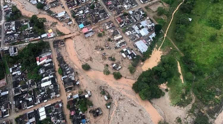 Kolombiya’da sel felaketinden ölenlerin sayısı 250’yi geçti !