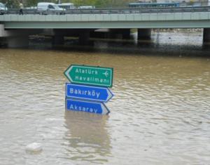 istanbuldaki-en-buyuk-sel 2009 Marmara ve İstanbul Sel Felaketi Haberler 
